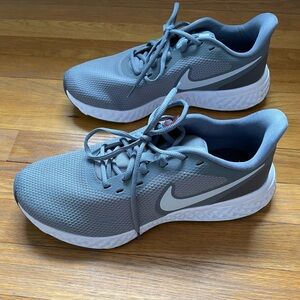 Nike Women’s Sneakers Size 10